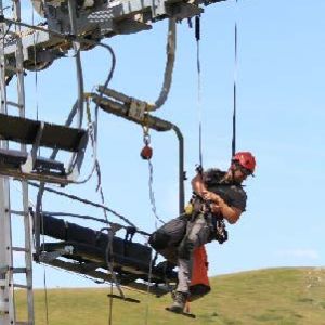 RME3 - Evacuation d'une personne suspendue sur pylône de remontée mécanique